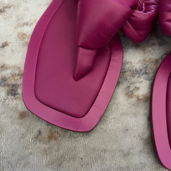 Anthroplogie Maeve Hot Pink Puff Knot Sandals Size 7 Leather - Picture 5 of 6